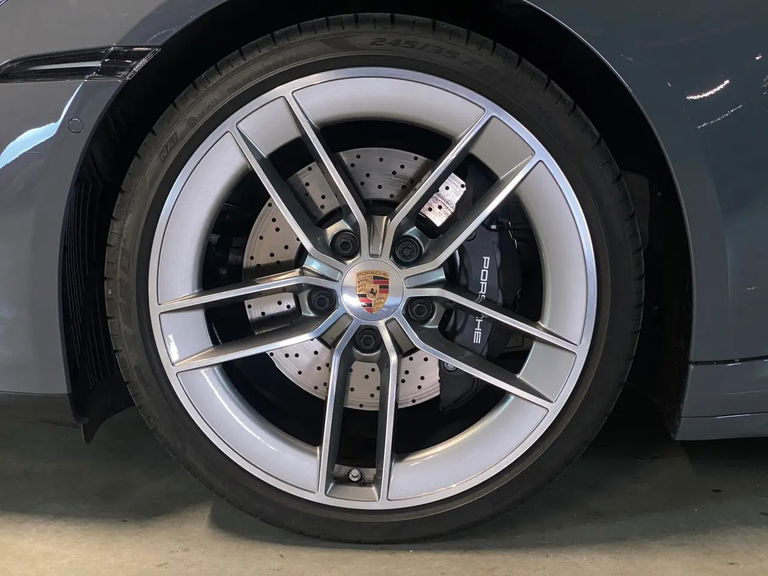 Porsche 992.2 Carrera