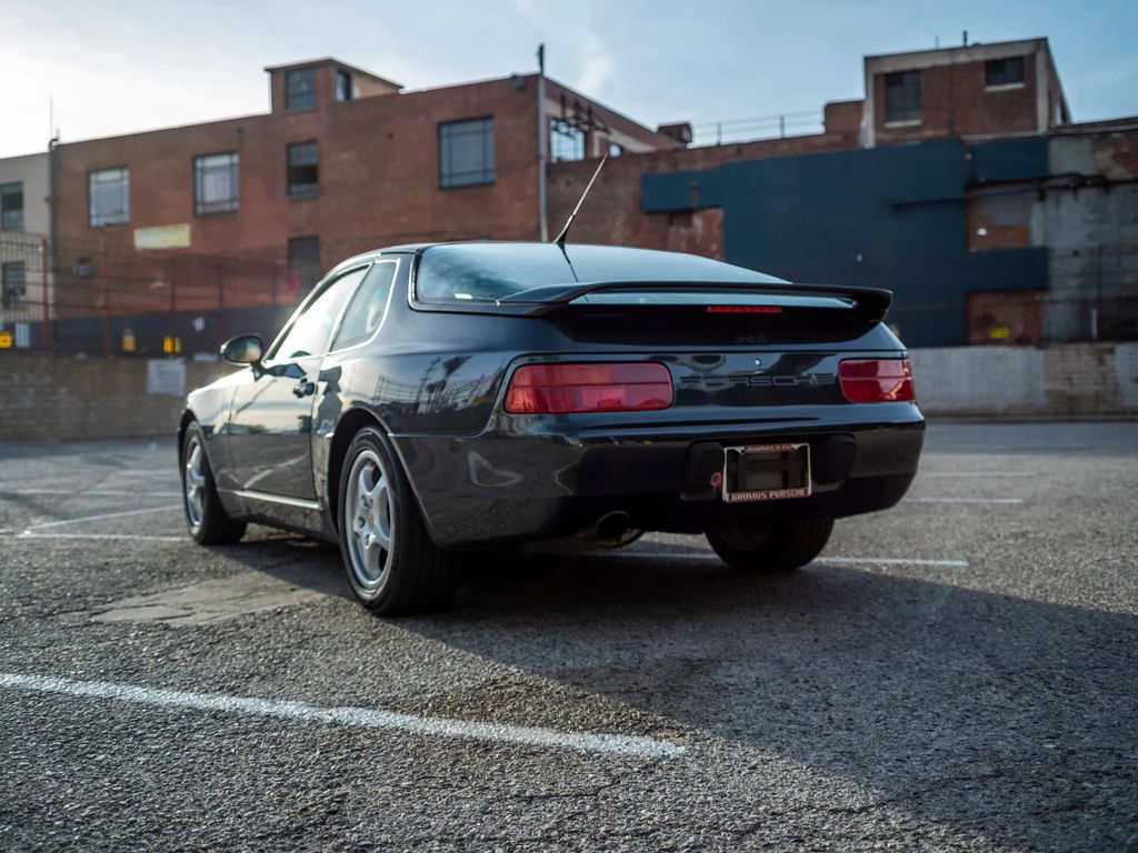 Porsche 968