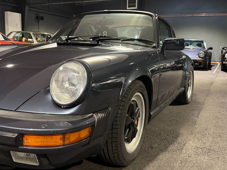 Porsche 911 Carrera 3.2 (US)