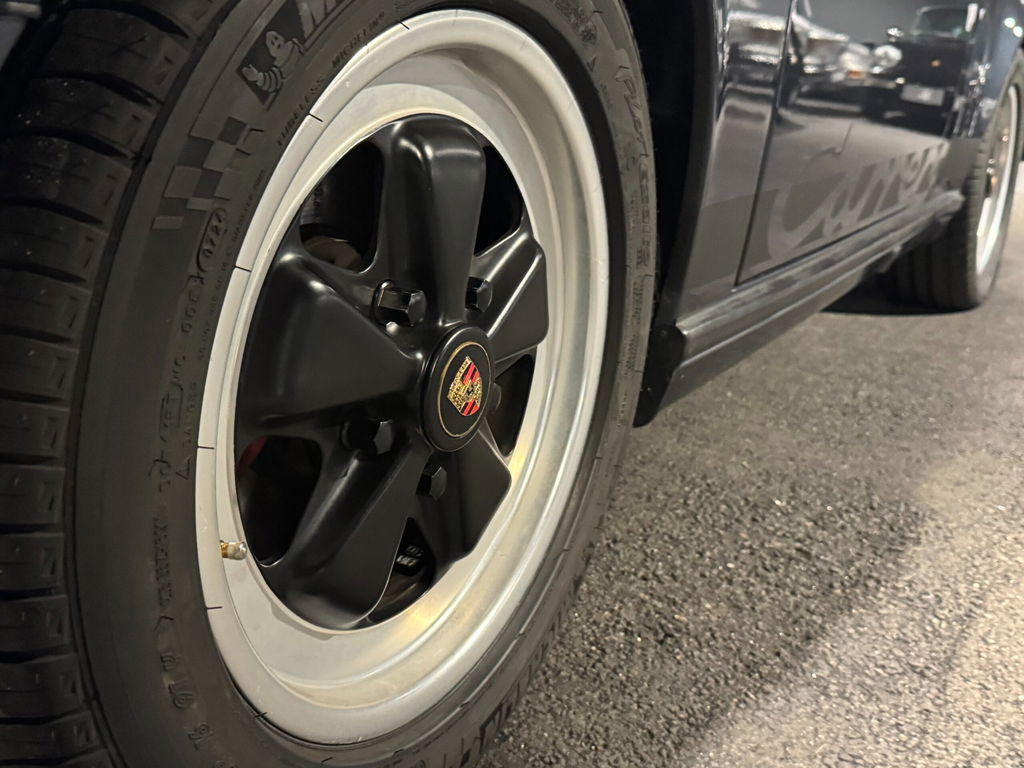 Porsche 911 Carrera 3.2 (US)