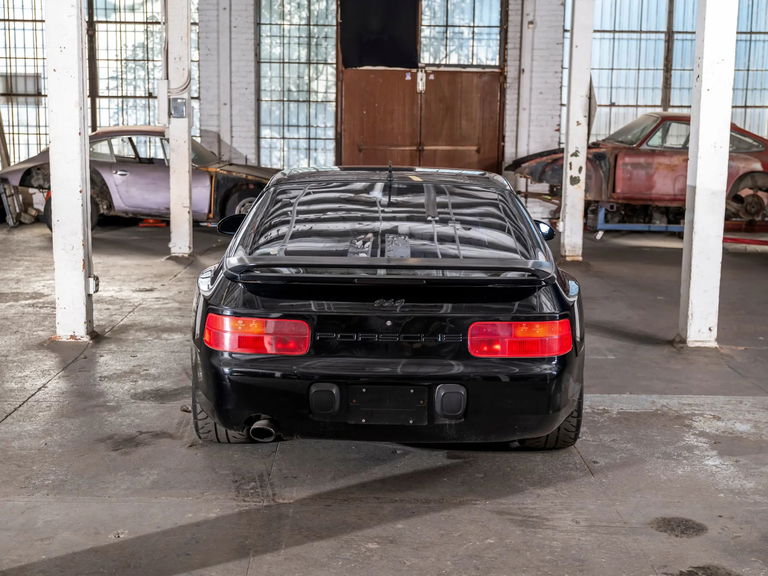Porsche 968