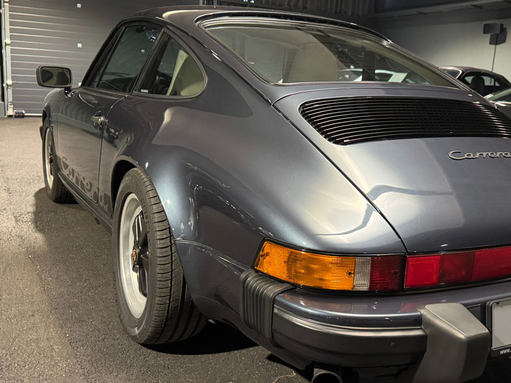 Porsche 911 Carrera 3.2 (US)