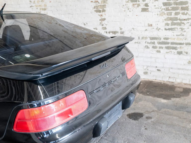 Porsche 968