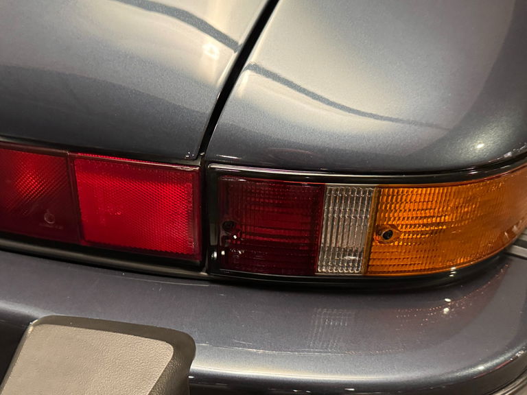 Porsche 911 Carrera 3.2 (US)