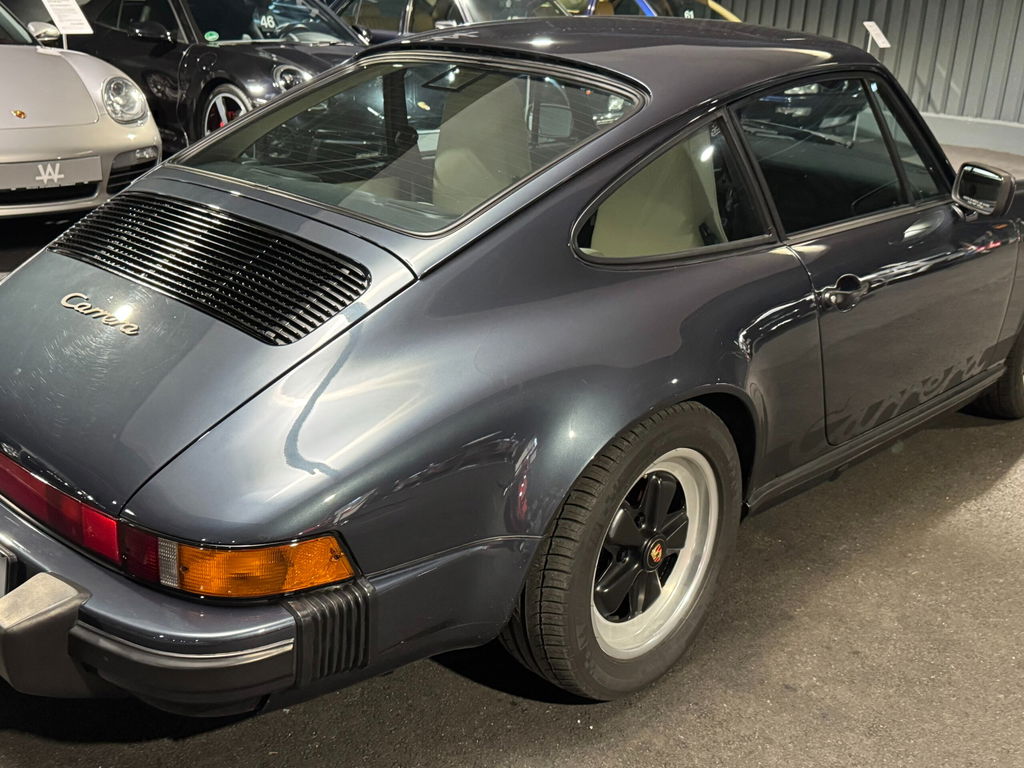 Porsche 911 Carrera 3.2 (US)