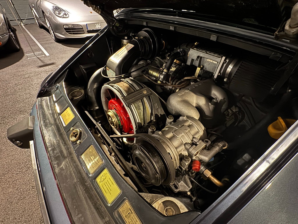 Porsche 911 Carrera 3.2 (US)