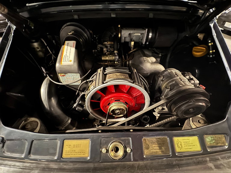 Porsche 911 Carrera 3.2 (US)