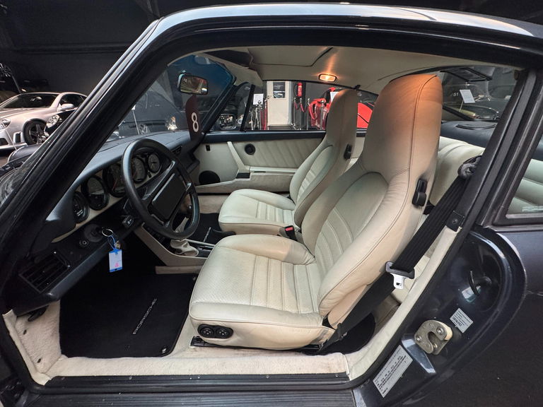 Porsche 911 Carrera 3.2 (US)