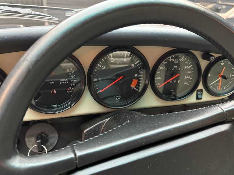 Porsche 911 Carrera 3.2 (US)