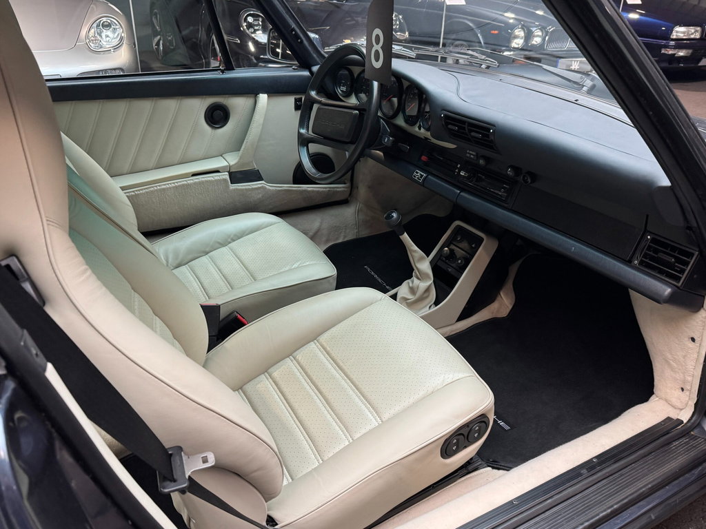 Porsche 911 Carrera 3.2 (US)