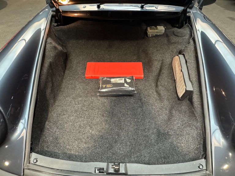 Porsche 911 Carrera 3.2 (US)