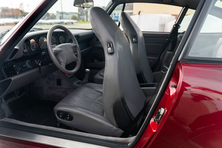 Porsche 993 Carrera 4