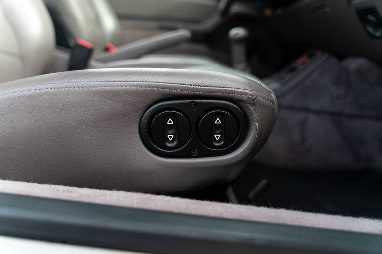 Porsche 993 Carrera 4