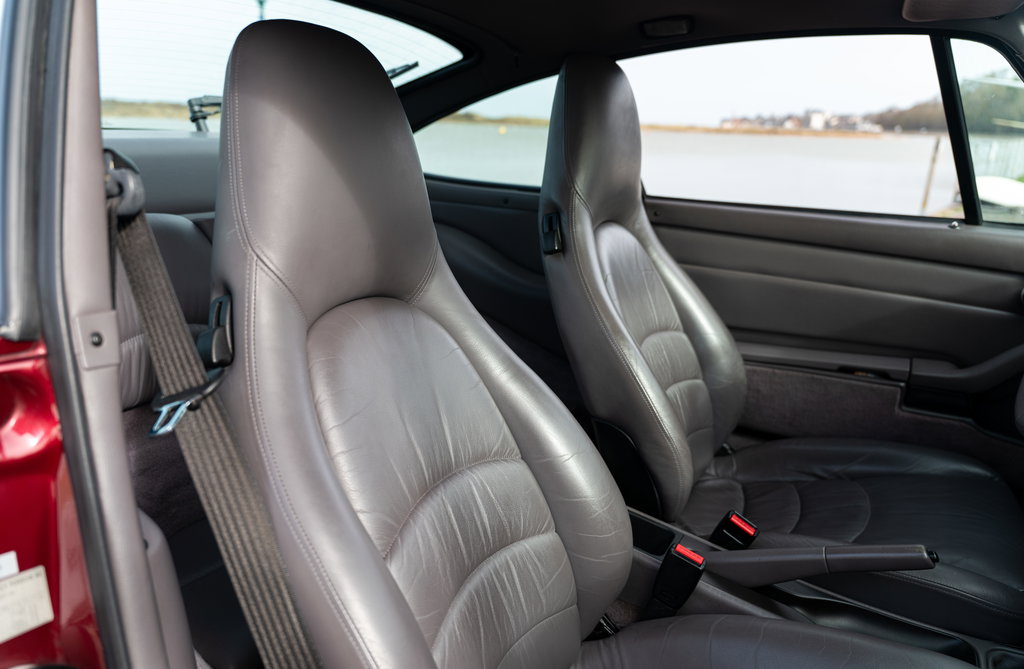 Porsche 993 Carrera 4