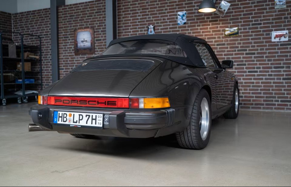 Porsche 911 Carrera 3.2