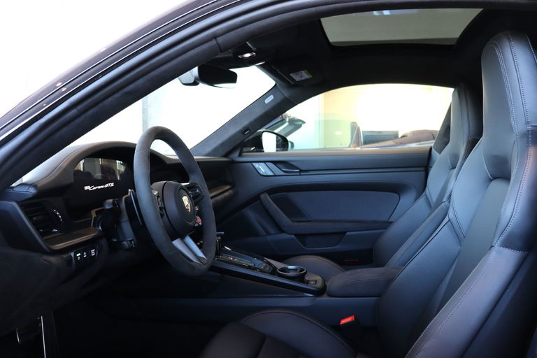 Porsche 992.2 Carrera GTS