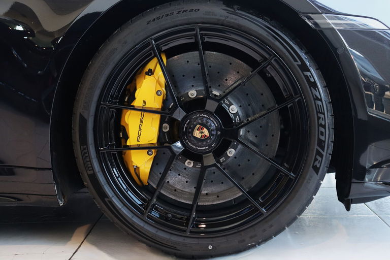 Porsche 992.2 Carrera GTS