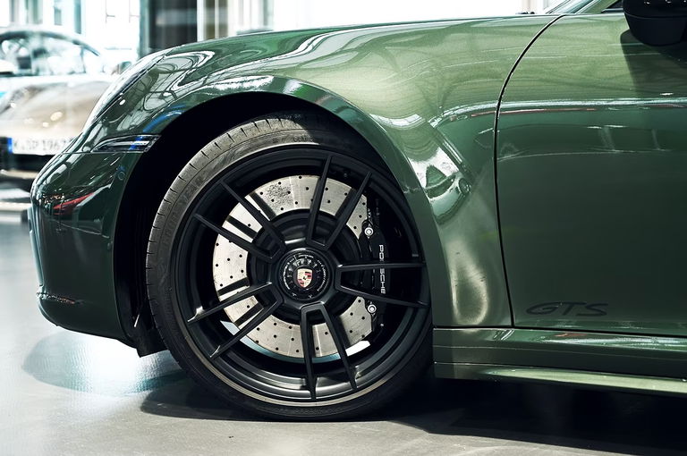 Porsche 992 Carrera GTS