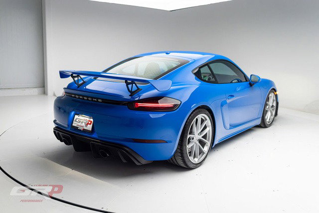Porsche 718 Cayman GT4