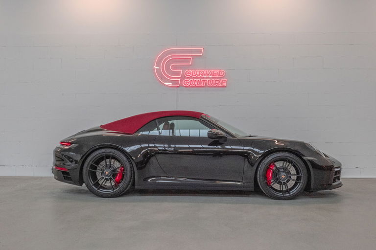 Porsche 992 Carrera 4 GTS