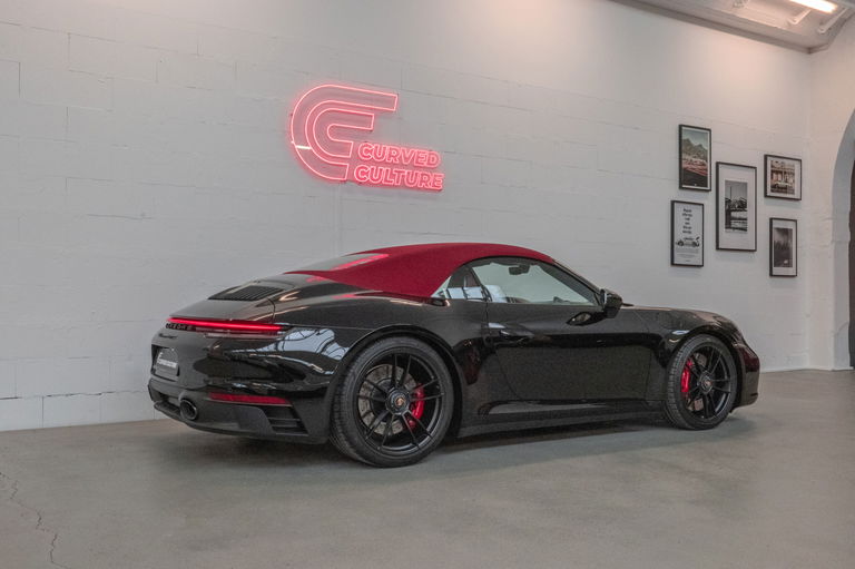 Porsche 992 Carrera 4 GTS