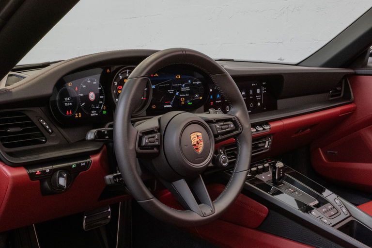 Porsche 992 Carrera 4 GTS