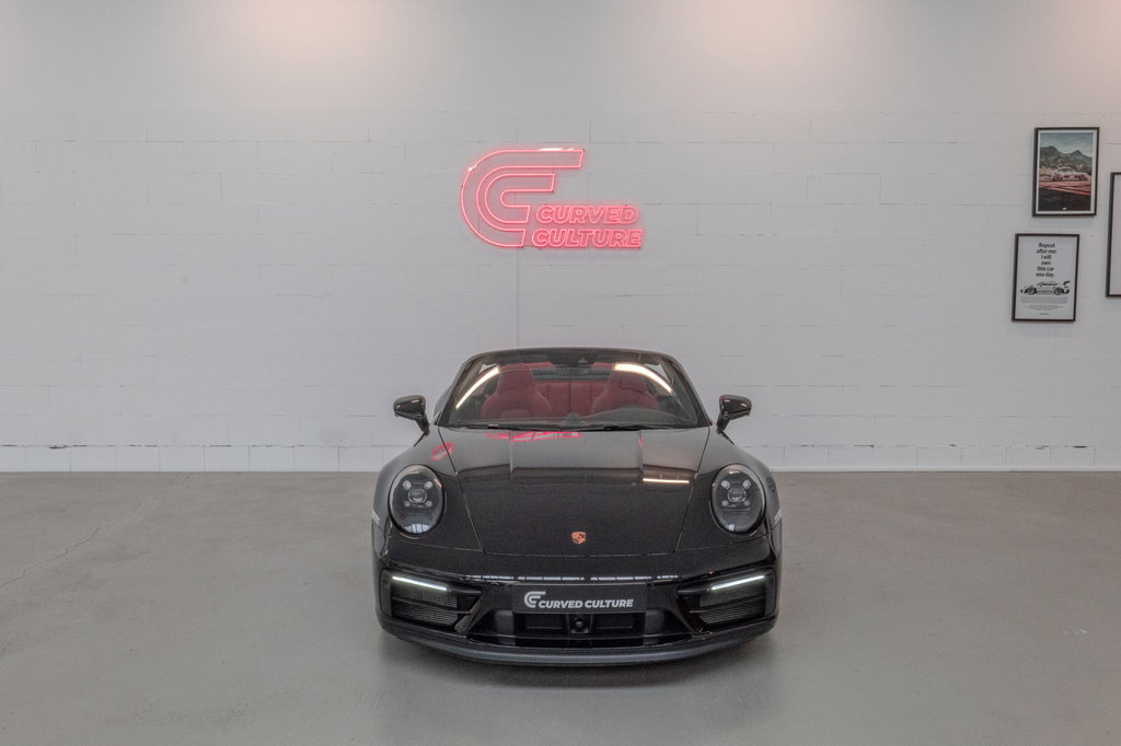 Porsche 992 Carrera 4 GTS