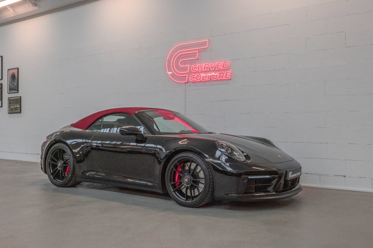 Porsche 992 Carrera 4 GTS