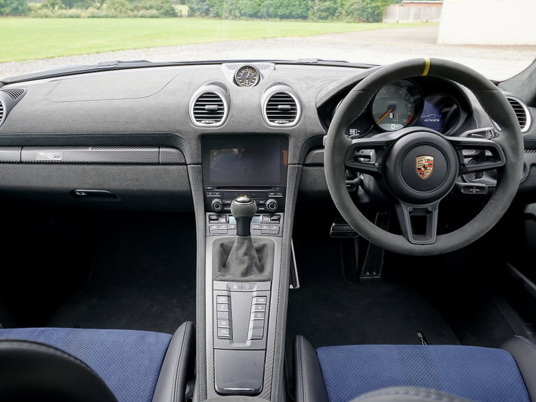Porsche 718 Cayman GT4 RS