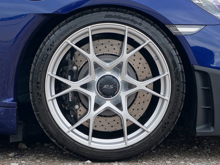 Porsche 718 Cayman GT4 RS