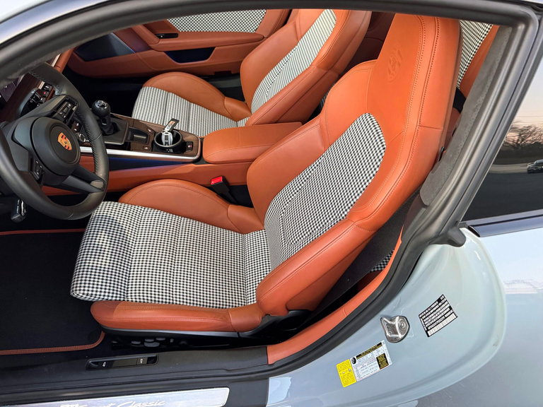 Porsche 992 Sport Classic