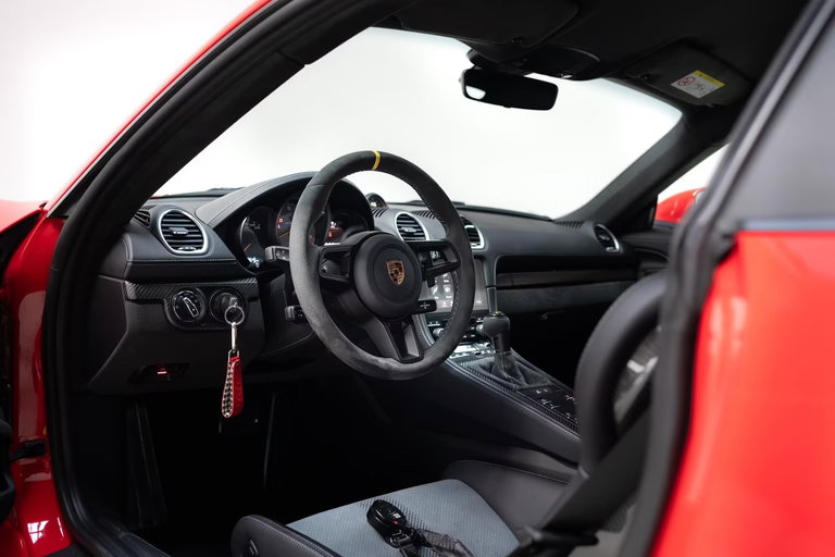 Porsche 718 Cayman GT4 RS