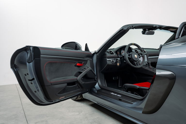 Porsche 718 Spyder RS