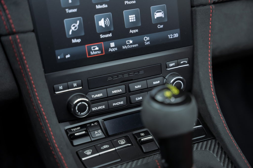 Porsche 718 Spyder RS