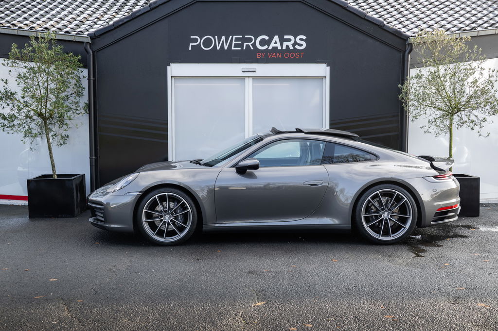 Porsche 992 Carrera 4