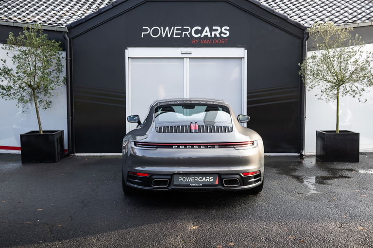 Porsche 992 Carrera 4