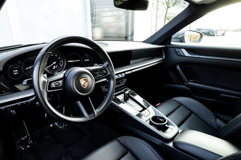 Porsche 992 Carrera 4