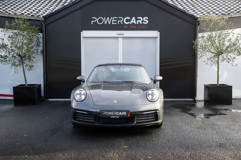 Porsche 992 Carrera 4