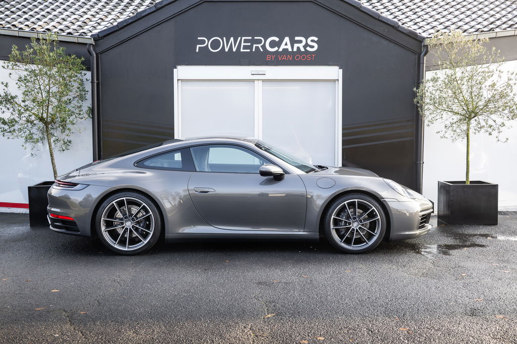 Porsche 992 Carrera 4