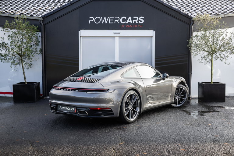 Porsche 992 Carrera 4