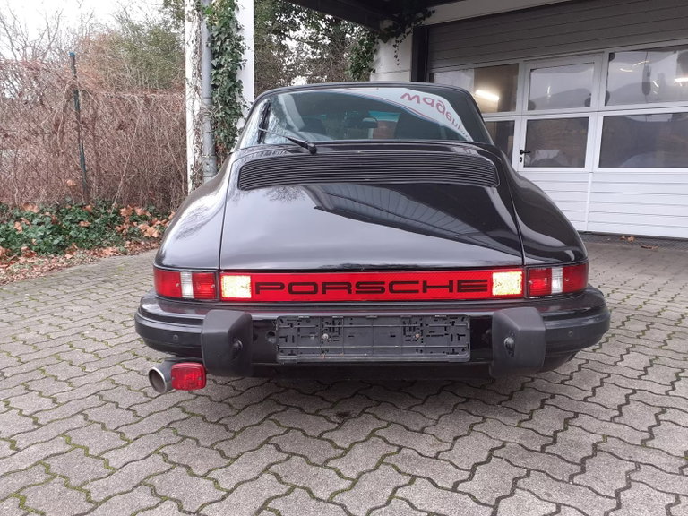 Porsche 911 Carrera 3.2