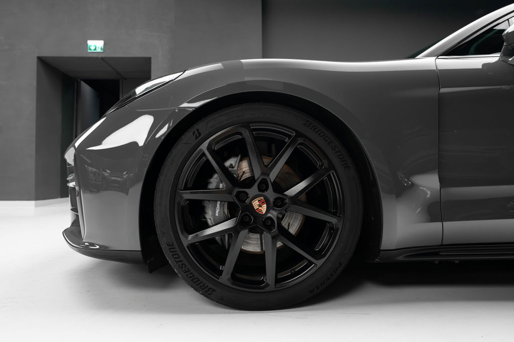 Porsche Panamera 4