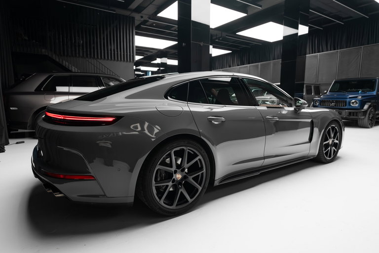 Porsche Panamera 4