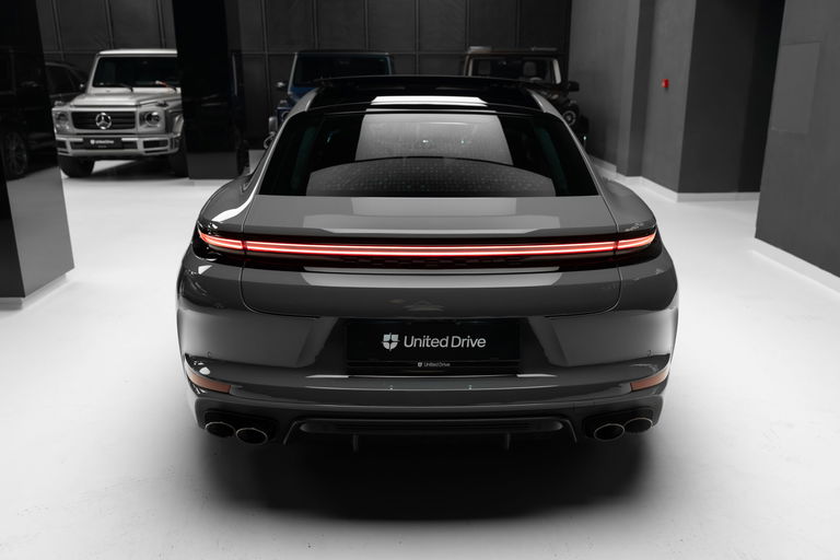 Porsche Panamera 4