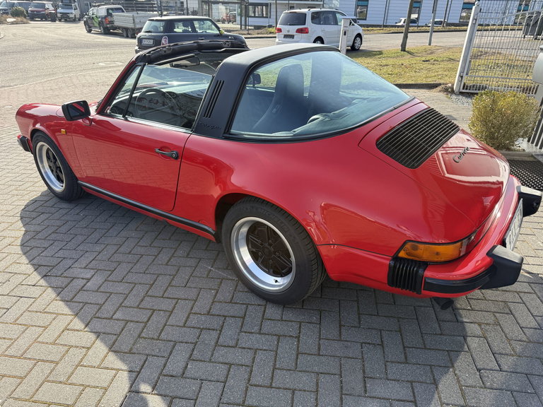 Porsche 911 Carrera 3.2