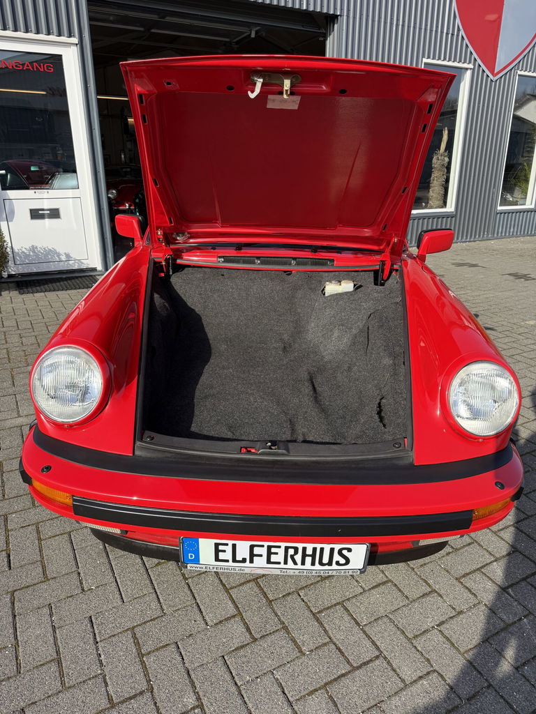 Porsche 911 Carrera 3.2