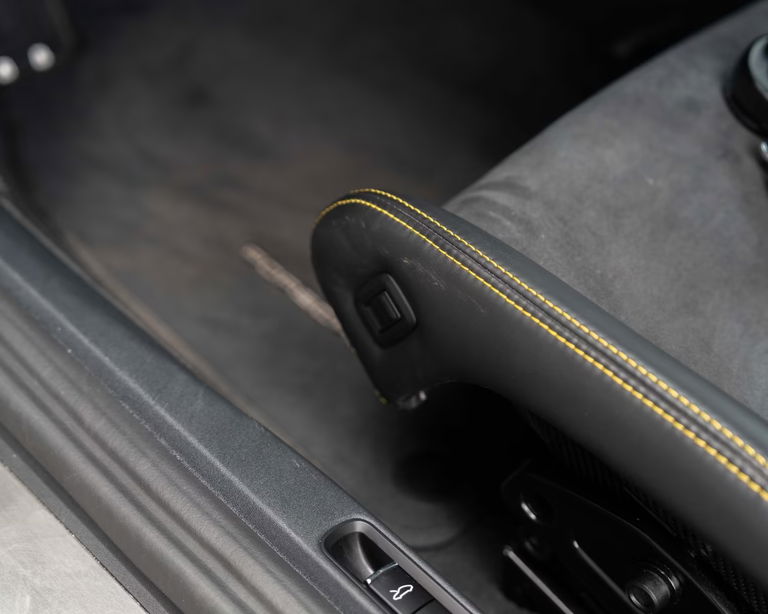 Porsche 718 Cayman GT4