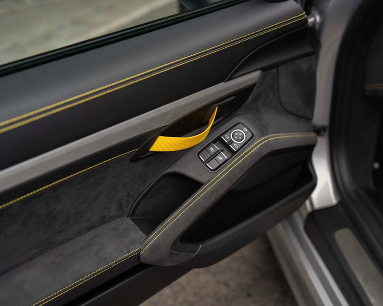 Porsche 718 Cayman GT4