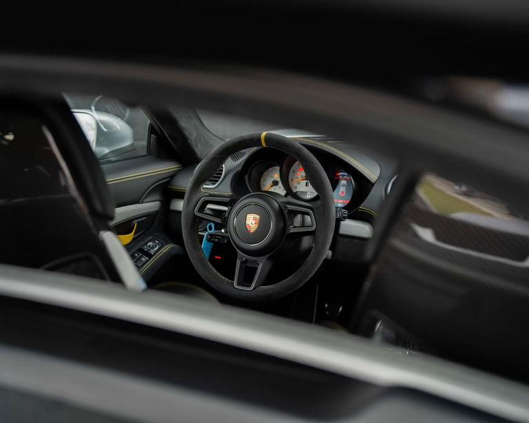 Porsche 718 Cayman GT4