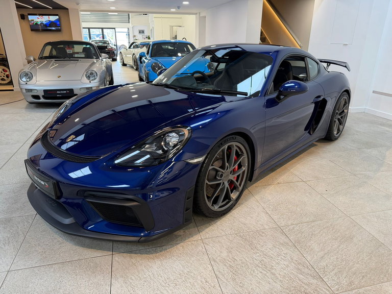 Porsche 718 Cayman GT4